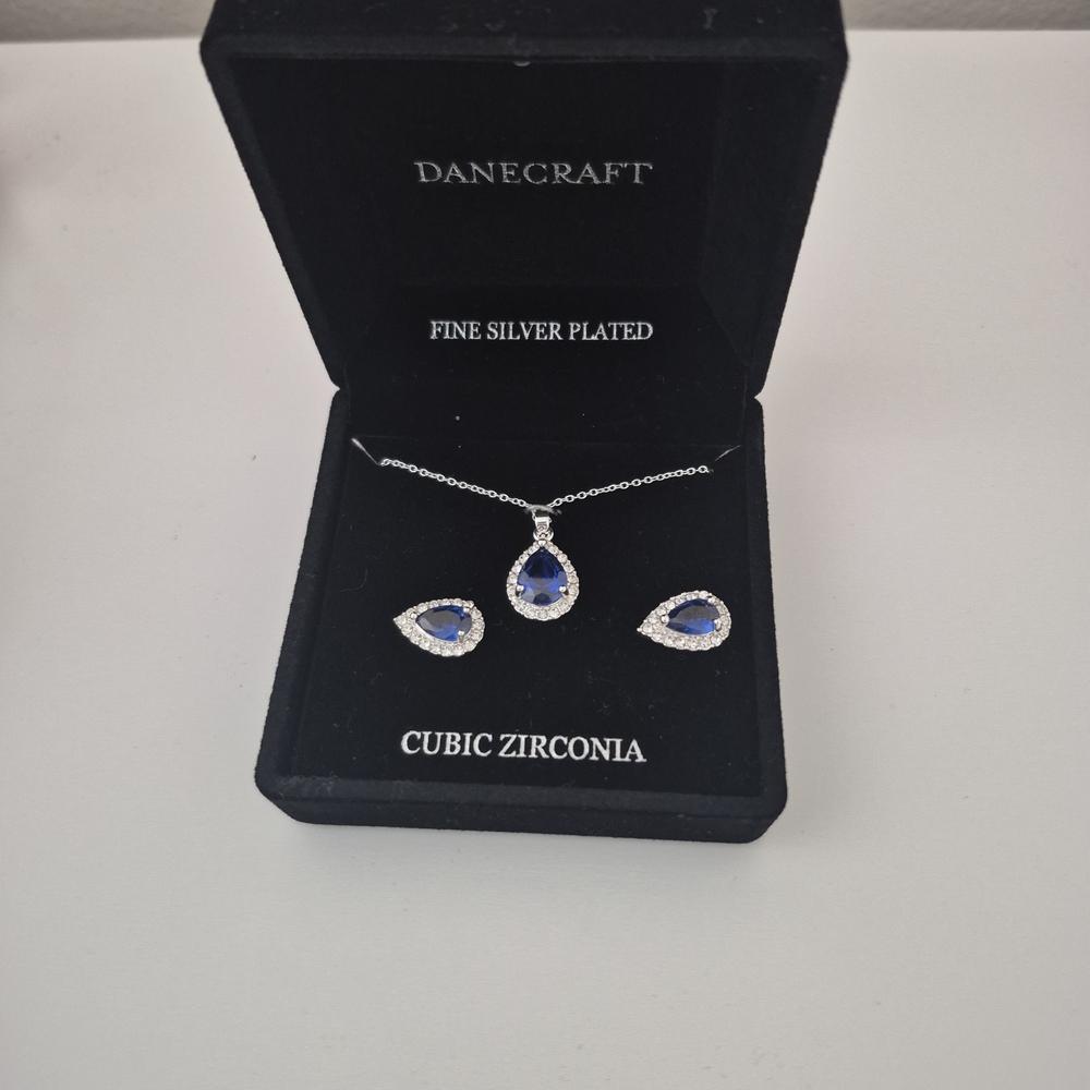 Craft Silver Necklace Set with Blue Accents